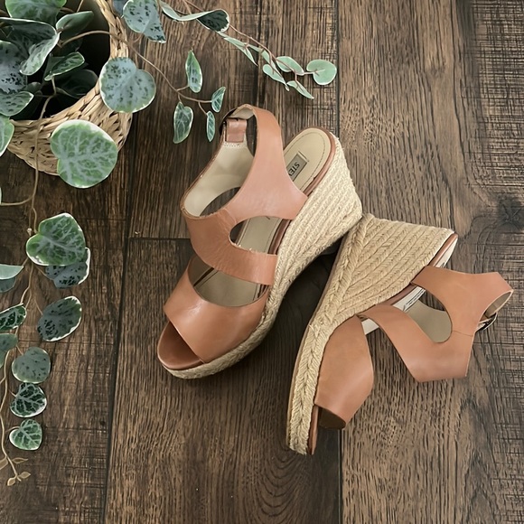 Steve Madden Shoes - Steve Madden Wavi Wedge Sandals in Cognac